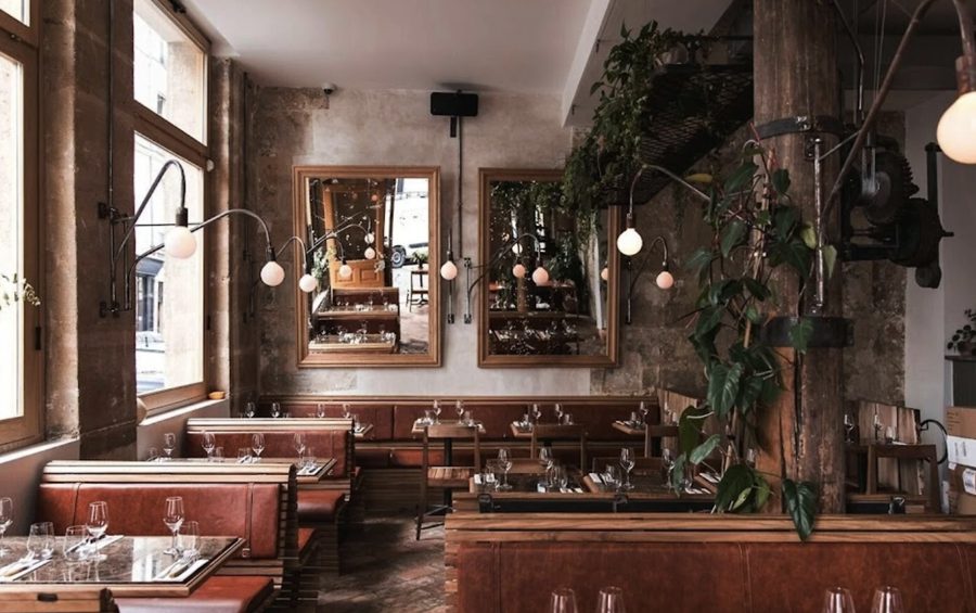 Parisian bistrot interior